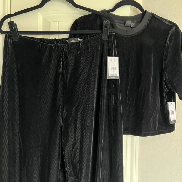 Volcom Velvet Set - Picture 2 of 10